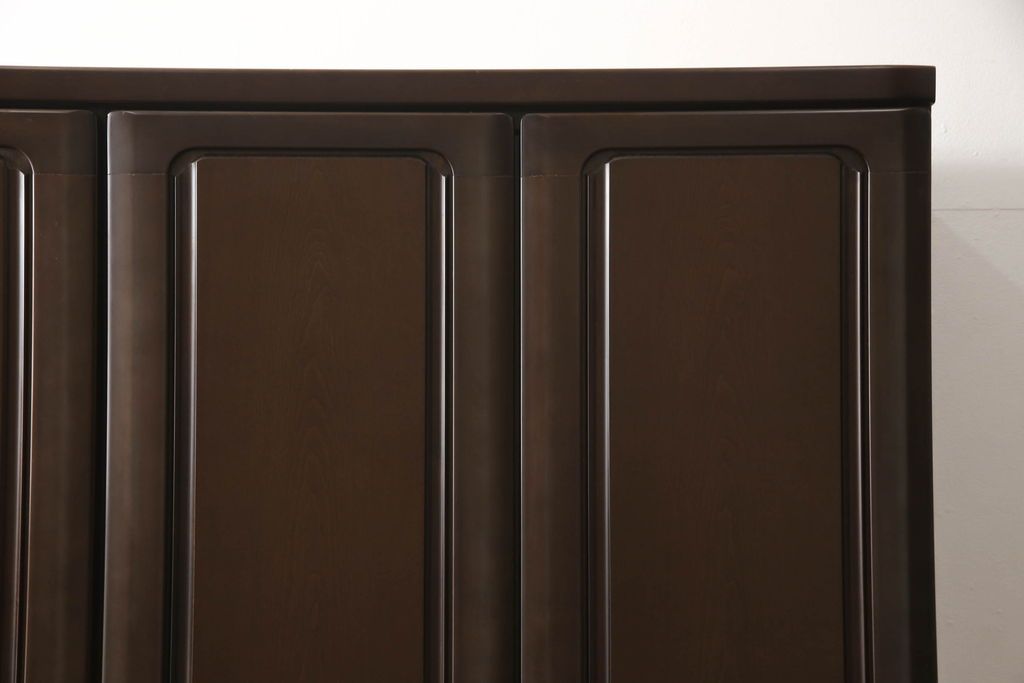 ワードローブを低くリメイク!高さをリサイズし、必要に応じてポール、金具を移設。元の色味を活かした仕上げに。