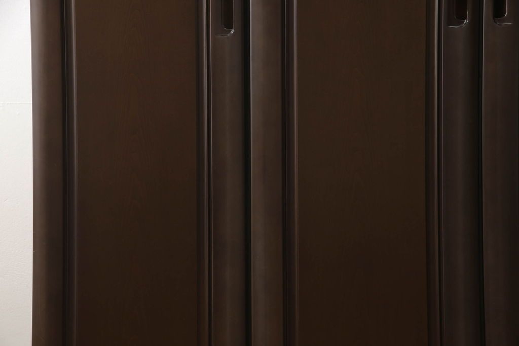 ワードローブを低くリメイク!高さをリサイズし、必要に応じてポール、金具を移設。元の色味を活かした仕上げに。