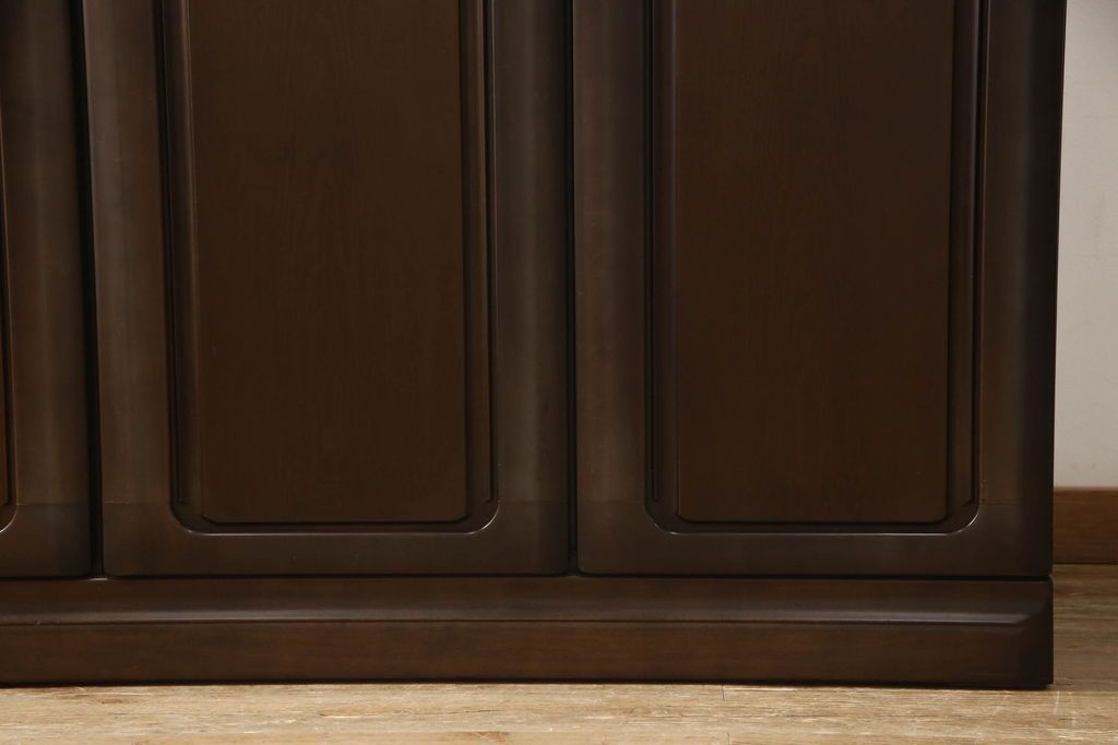 ワードローブを低くリメイク!高さをリサイズし、必要に応じてポール、金具を移設。元の色味を活かした仕上げに。