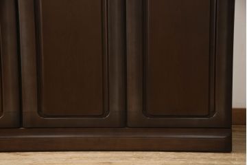 ワードローブを低くリメイク!高さをリサイズし、必要に応じてポール、金具を移設。元の色味を活かした仕上げに。