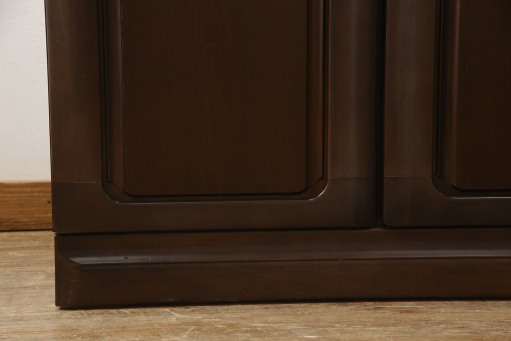 ワードローブを低くリメイク!高さをリサイズし、必要に応じてポール、金具を移設。元の色味を活かした仕上げに。