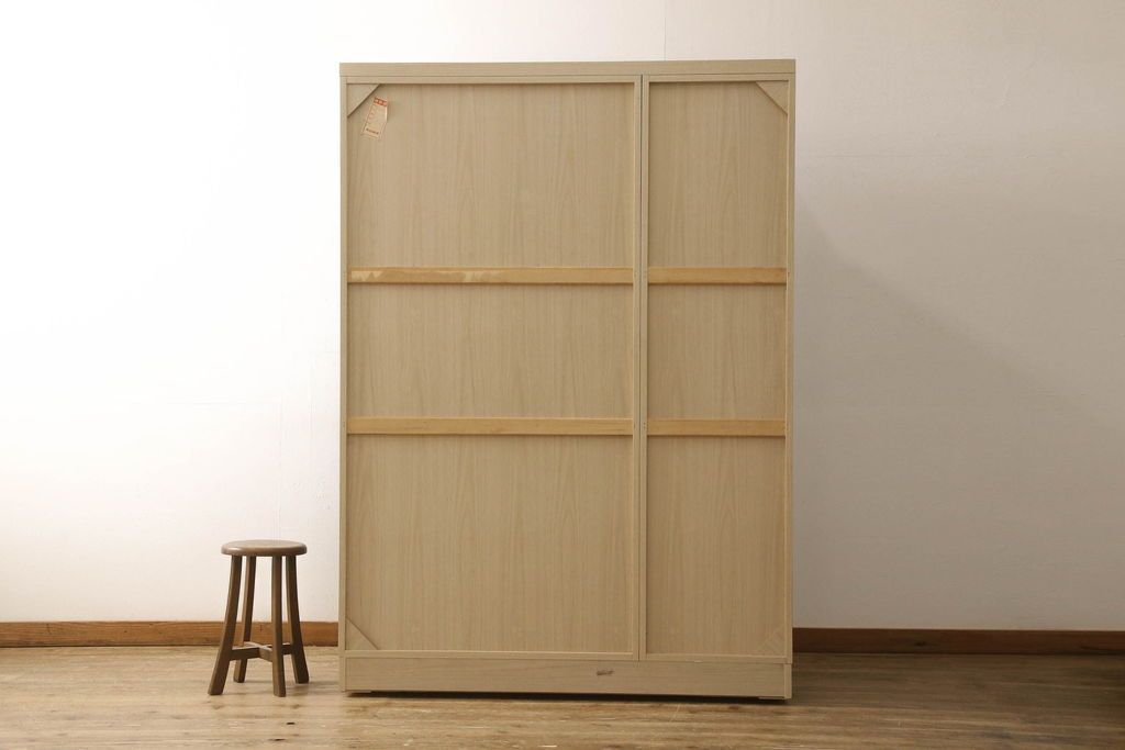 ワードローブを低くリメイク!高さをリサイズし、必要に応じてポール、金具を移設。元の色味を活かした仕上げに。