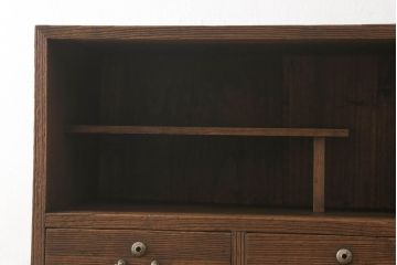 桐箪笥を綺麗に再生!高品質リペアを施し、紛失した取っ手は新たに取り付け。オーク系で着色仕上げ。