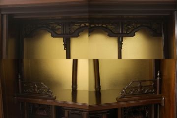 お仏壇をコンパクトにリメイク!上段は指定サイズにリサイズ。下段はお手持ちの椅子を格納できる仕様で新規製作。左右の扉には上段の建具を活用。全体を元の色味に合わせて仕上げ。