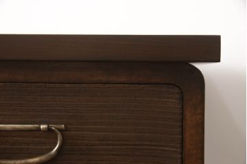 桐箪笥を着リメイク!高品質リペアを施し、ヒノキ無垢材の天板取り付け。オーク系の着色とワックス仕上げ。