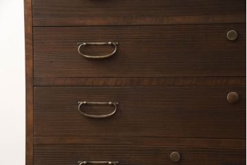 桐箪笥を着リメイク!高品質リペアを施し、ヒノキ無垢材の天板取り付け。オーク系の着色とワックス仕上げ。