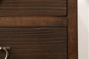 桐箪笥を着リメイク!高品質リペアを施し、ヒノキ無垢材の天板取り付け。オーク系の着色とワックス仕上げ。
