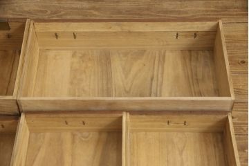 桐箪笥に鉄脚を付け収納棚にリメイク!高品質リペアを施し、クリーニング、着色仕上げ。前面のみ浮造り加工。