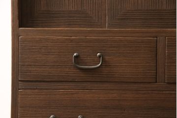 桐箪笥に鉄脚を付け収納棚にリメイク!高品質リペアを施し、クリーニング、着色仕上げ。前面のみ浮造り加工。