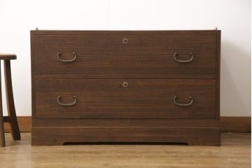 桐箪笥を綺麗に再生!高品質リペアを施し、着色仕上げ。