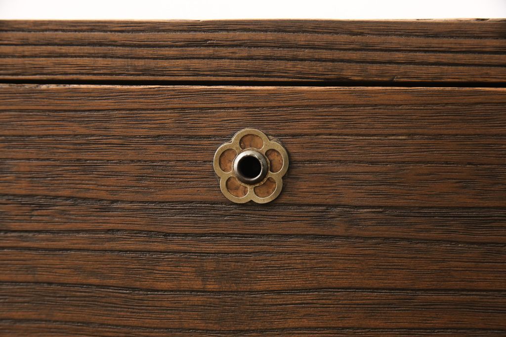 桐箪笥を綺麗に再生!高品質リペアを施し、着色仕上げ。