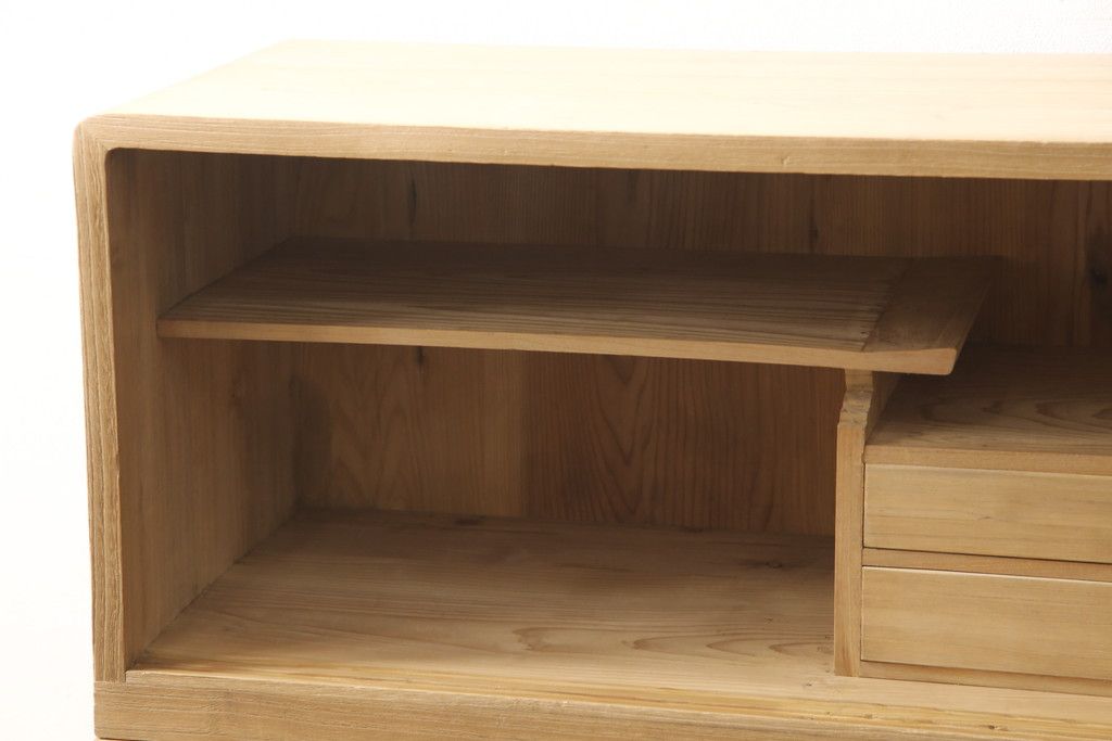 3段重ね桐箪笥を2段重ねにリメイク!高品質リペアを施し、木地色仕上げでナチュラルに。