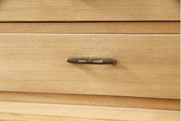 3段重ね桐箪笥を2段重ねにリメイク!高品質リペアを施し、木地色仕上げでナチュラルに。