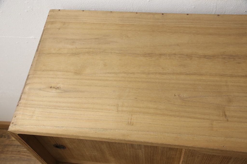 3段重ね桐箪笥を2段重ねにリメイク!高品質リペアを施し、木地色仕上げでナチュラルに。