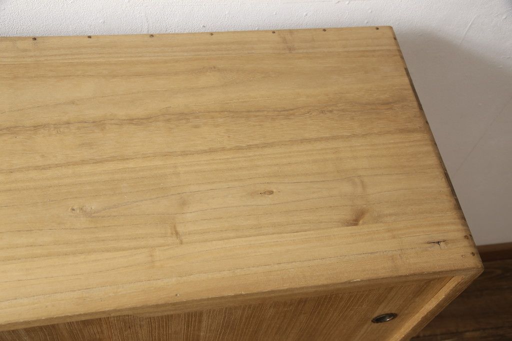 3段重ね桐箪笥を2段重ねにリメイク!高品質リペアを施し、木地色仕上げでナチュラルに。