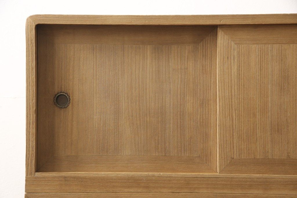 3段重ね桐箪笥を2段重ねにリメイク!高品質リペアを施し、木地色仕上げでナチュラルに。