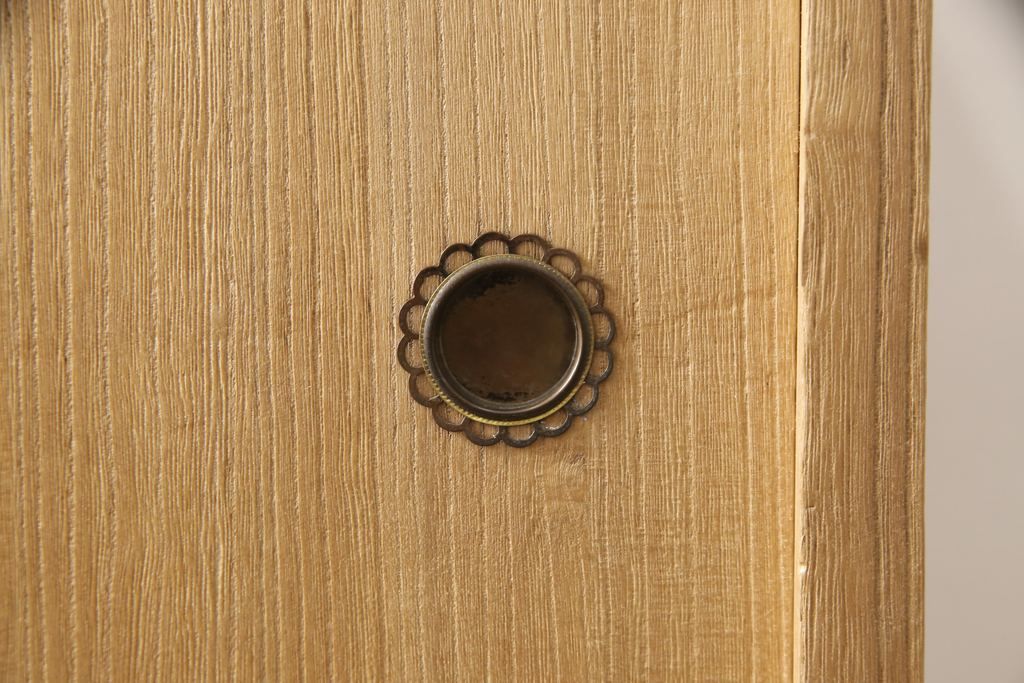 3段重ね桐箪笥を2段重ねにリメイク!高品質リペアを施し、木地色仕上げでナチュラルに。