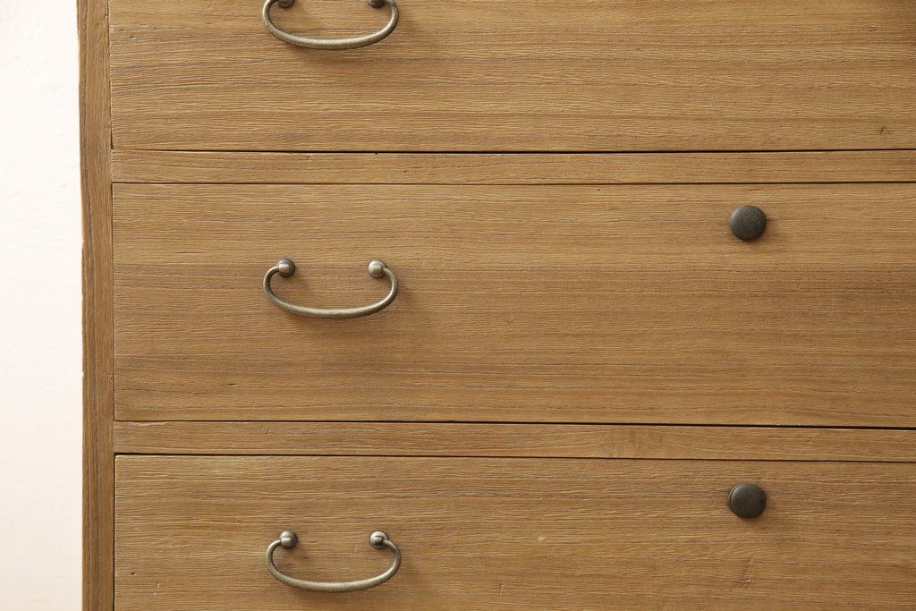 3段重ね桐箪笥を2段重ねにリメイク!高品質リペアを施し、木地色仕上げでナチュラルに。