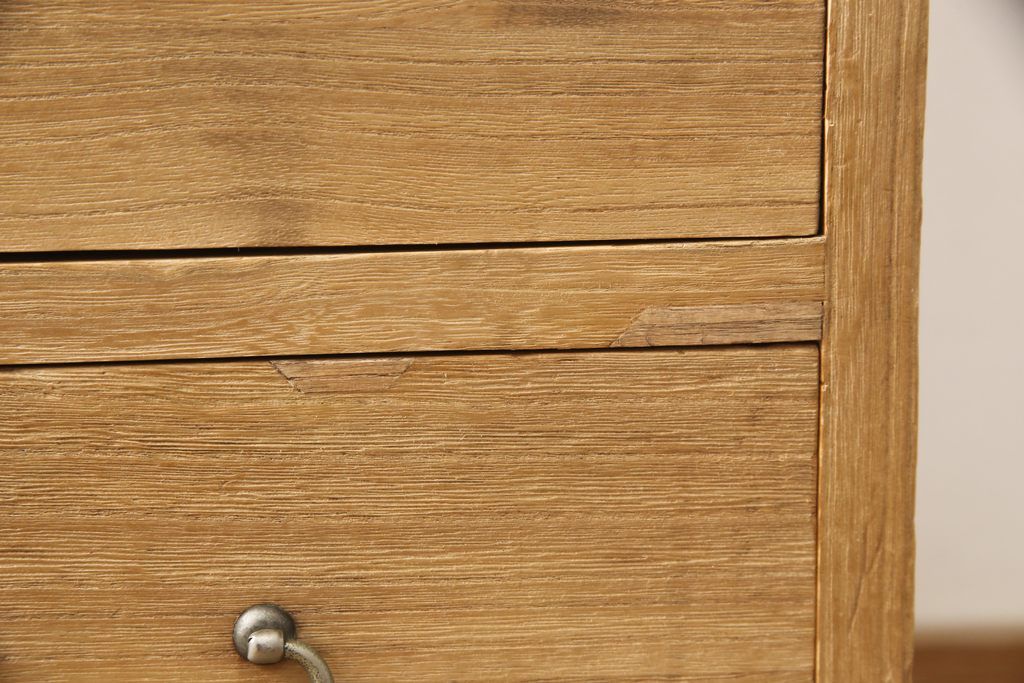 3段重ね桐箪笥を2段重ねにリメイク!高品質リペアを施し、木地色仕上げでナチュラルに。