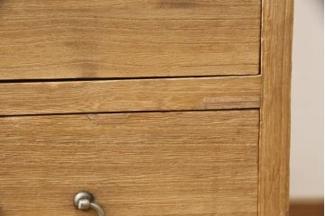 3段重ね桐箪笥を2段重ねにリメイク!高品質リペアを施し、木地色仕上げでナチュラルに。