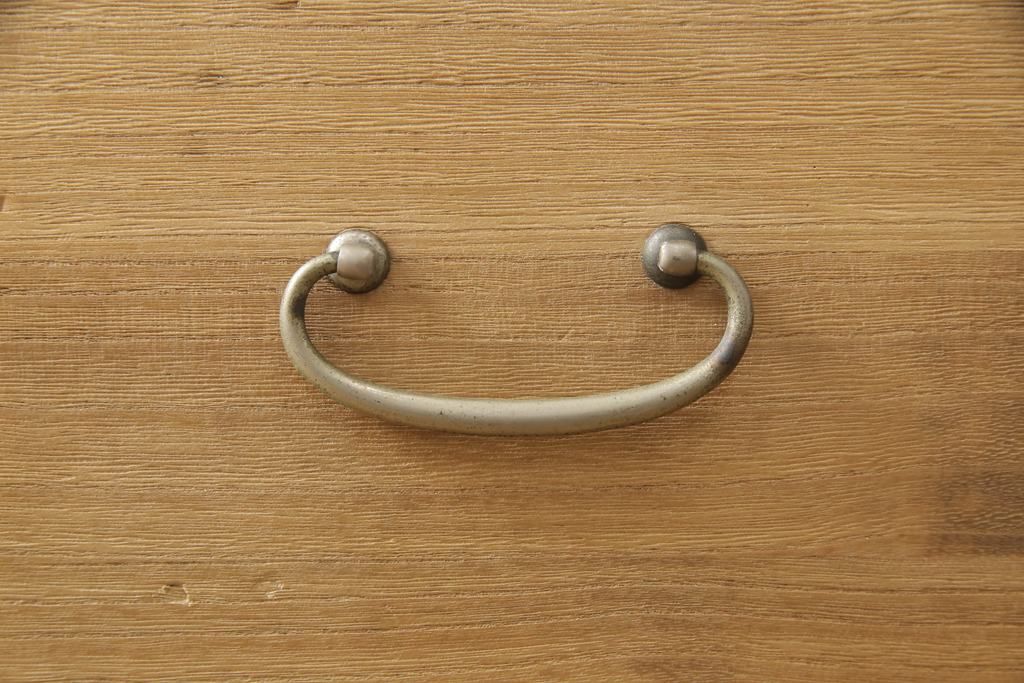 3段重ね桐箪笥を2段重ねにリメイク!高品質リペアを施し、木地色仕上げでナチュラルに。