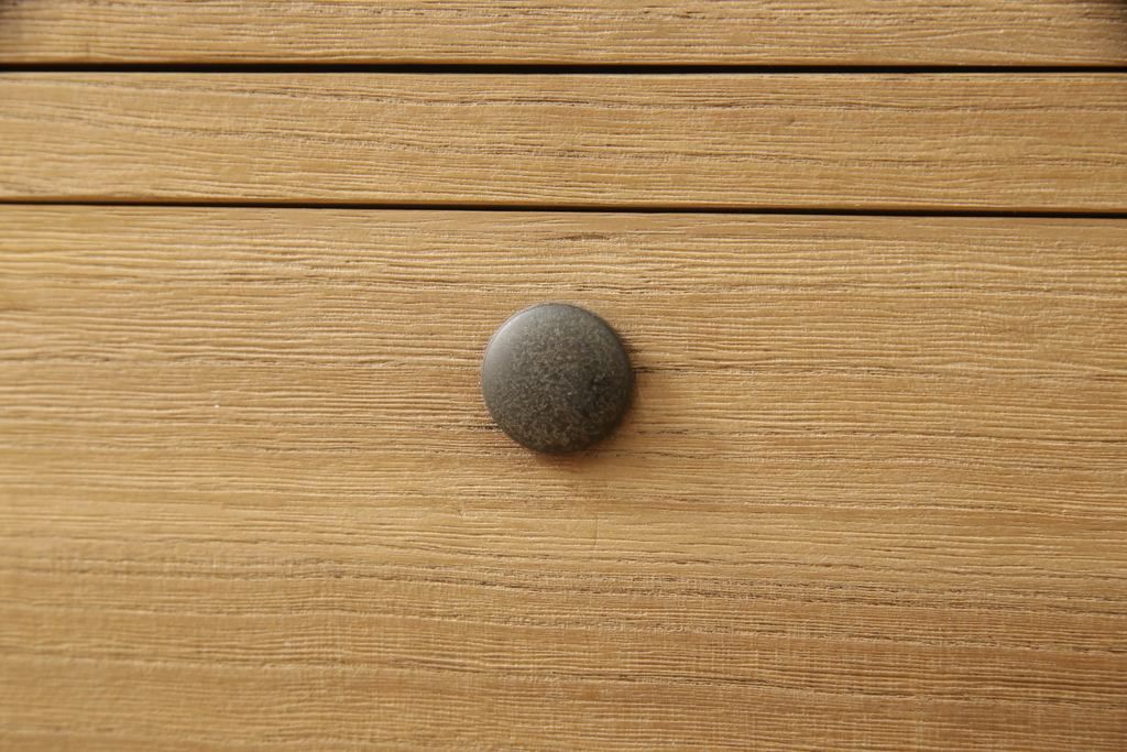 3段重ね桐箪笥を2段重ねにリメイク!高品質リペアを施し、木地色仕上げでナチュラルに。