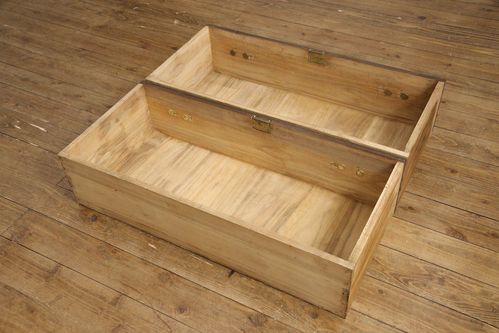 桐箪笥を綺麗に再生!高品質リペアを施し、キャスターを取り付け。チェス系に着色仕上げ。