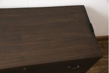 桐箪笥を綺麗に再生!高品質リペアを施し、キャスターを取り付け。チェス系に着色仕上げ。