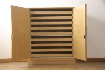 桐箪笥を綺麗に再生!高品質リペアを施し、木地色仕上げでナチュラルに。