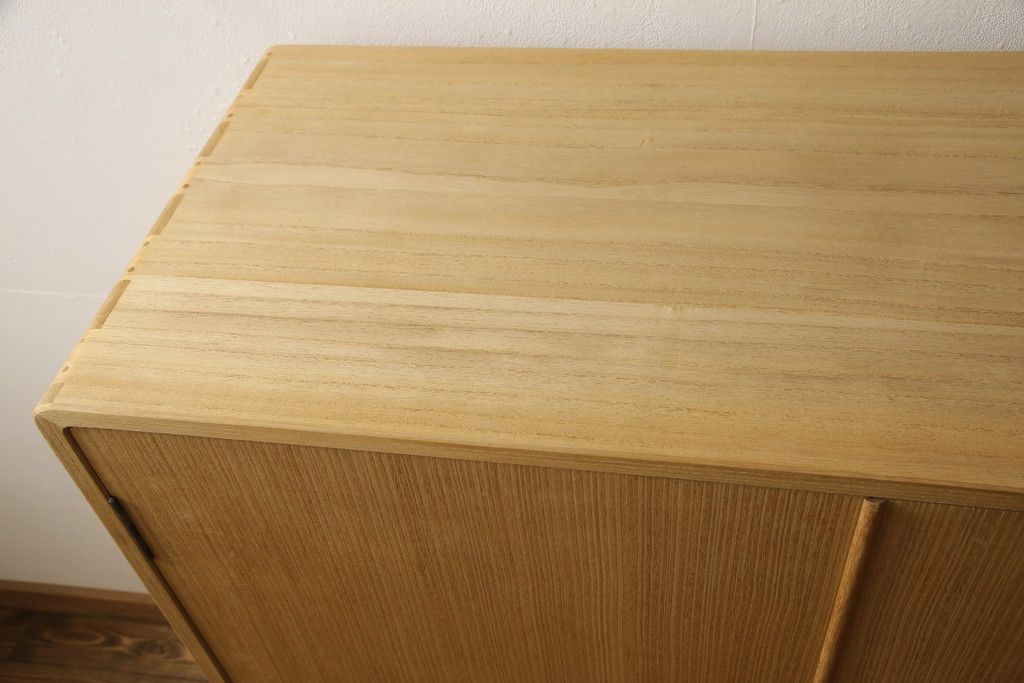 桐箪笥を綺麗に再生!高品質リペアを施し、木地色仕上げでナチュラルに。