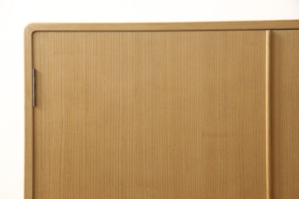 桐箪笥を綺麗に再生!高品質リペアを施し、木地色仕上げでナチュラルに。