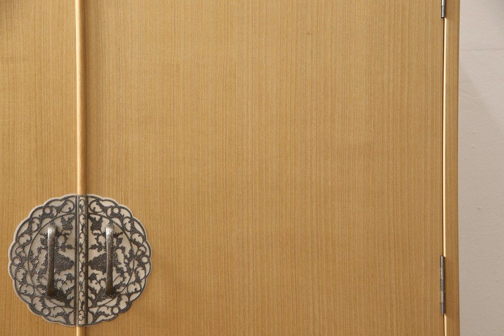 桐箪笥を綺麗に再生!高品質リペアを施し、木地色仕上げでナチュラルに。