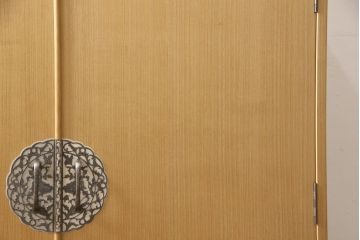 桐箪笥を綺麗に再生!高品質リペアを施し、木地色仕上げでナチュラルに。