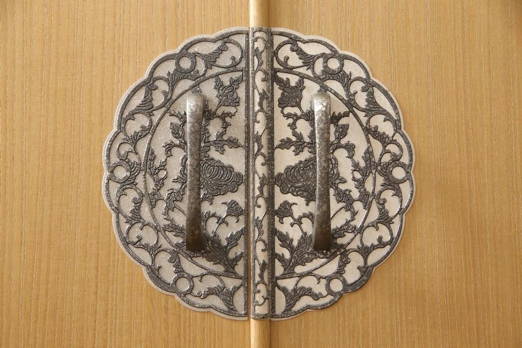 桐箪笥を綺麗に再生!高品質リペアを施し、木地色仕上げでナチュラルに。