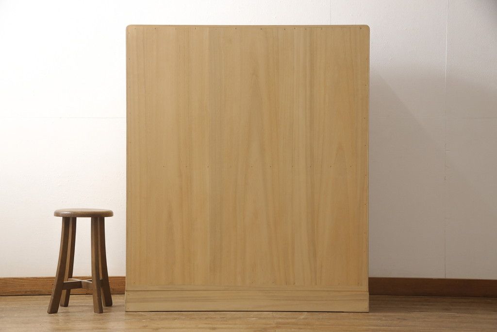 桐箪笥を綺麗に再生!高品質リペアを施し、木地色仕上げでナチュラルに。