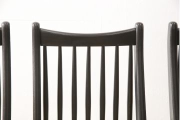 チェアの座面を張り替えてリメイク!高品質リペアを施し、座面をお好みの生地に張り替え。木部は現状の色味に仕上げ。