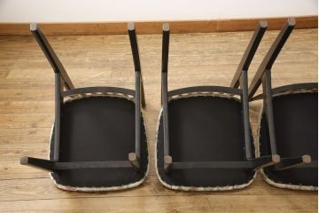 チェアの座面を張り替えてリメイク!高品質リペアを施し、座面をお好みの生地に張り替え。木部は現状の色味に仕上げ。