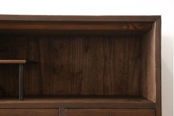 桐箪笥を綺麗に再生!高品質リペアを施し、紛失していた取っ手を取り付け。オーク系で着色仕上げ。