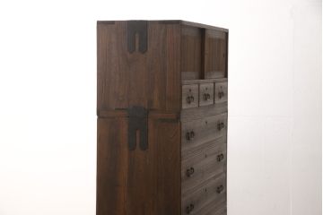 桐箪笥を綺麗に再生!高品質リペアを施し、紛失していた取っ手を取り付け。オーク系で着色仕上げ。