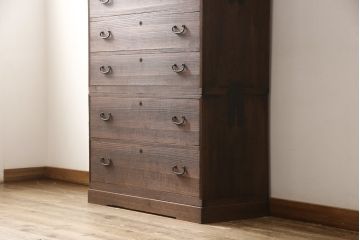 桐箪笥を綺麗に再生!高品質リペアを施し、紛失していた取っ手を取り付け。オーク系で着色仕上げ。