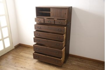 桐箪笥を綺麗に再生!高品質リペアを施し、紛失していた取っ手を取り付け。オーク系で着色仕上げ。