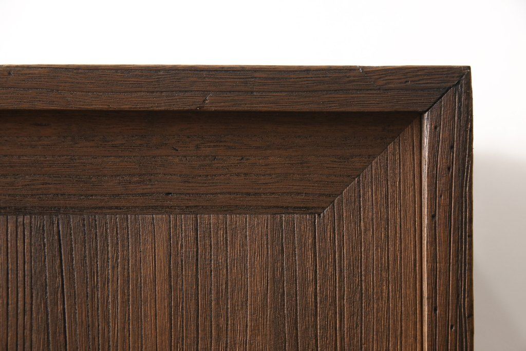 桐箪笥を綺麗に再生!高品質リペアを施し、紛失していた取っ手を取り付け。オーク系で着色仕上げ。