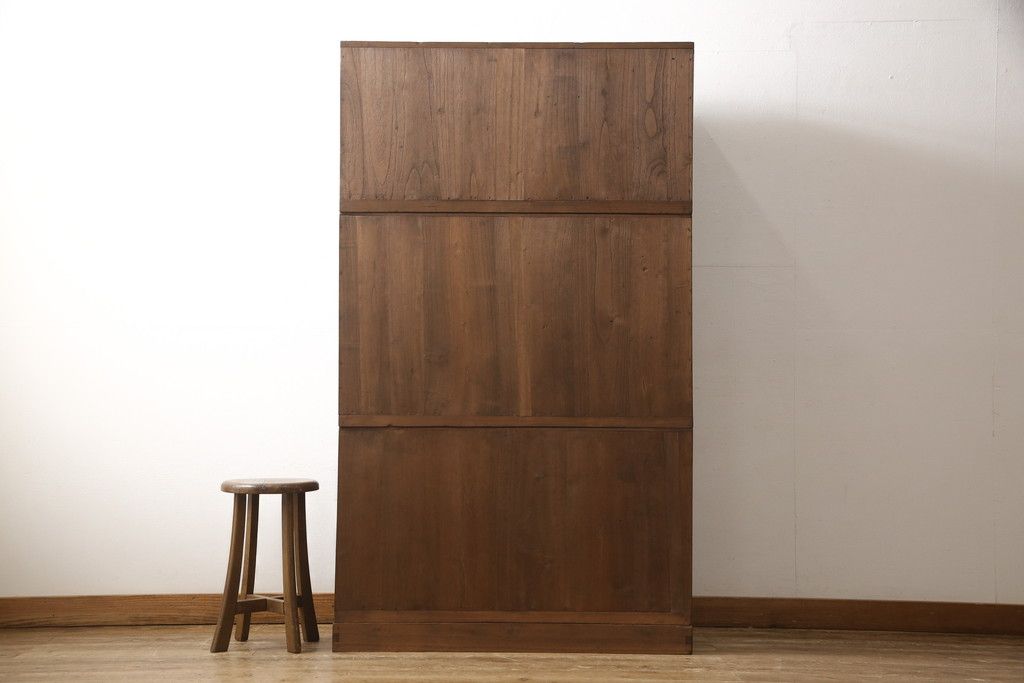 桐箪笥を綺麗に再生!高品質リペアを施し、紛失していた取っ手を取り付け。オーク系で着色仕上げ。