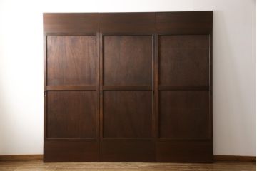 板戸のサイズ変更リメイク!指定の寸法にリサイズし、戸枠を制作。建具、戸枠ともにワントーン濃い色に着色仕上げ。