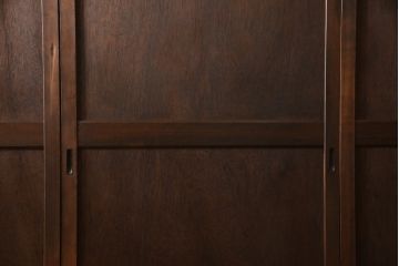 板戸のサイズ変更リメイク!指定の寸法にリサイズし、戸枠を制作。建具、戸枠ともにワントーン濃い色に着色仕上げ。