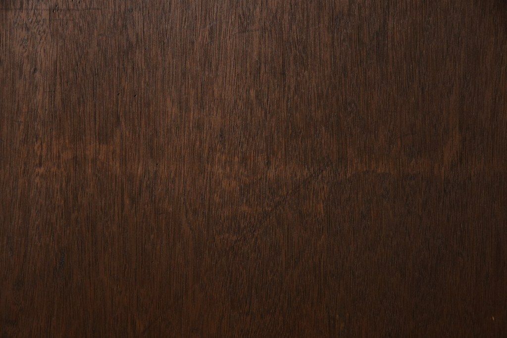 板戸のサイズ変更リメイク!指定の寸法にリサイズし、戸枠を制作。建具、戸枠ともにワントーン濃い色に着色仕上げ。