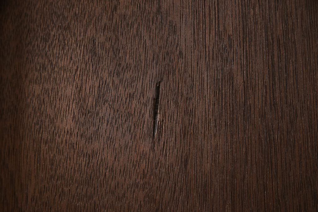 板戸のサイズ変更リメイク!指定の寸法にリサイズし、戸枠を制作。建具、戸枠ともにワントーン濃い色に着色仕上げ。