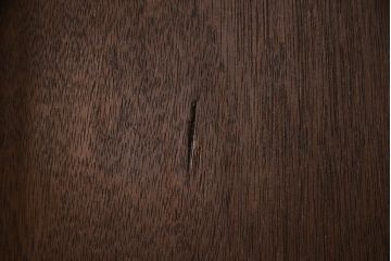 板戸のサイズ変更リメイク!指定の寸法にリサイズし、戸枠を制作。建具、戸枠ともにワントーン濃い色に着色仕上げ。