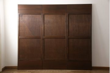 板戸のサイズ変更リメイク!指定の寸法にリサイズし、戸枠を制作。建具、戸枠ともにワントーン濃い色に着色仕上げ。