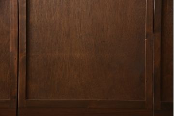 板戸のサイズ変更リメイク!指定の寸法にリサイズし、戸枠を制作。建具、戸枠ともにワントーン濃い色に着色仕上げ。